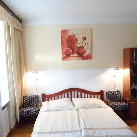 39号花园小屋公寓 招待所 3*