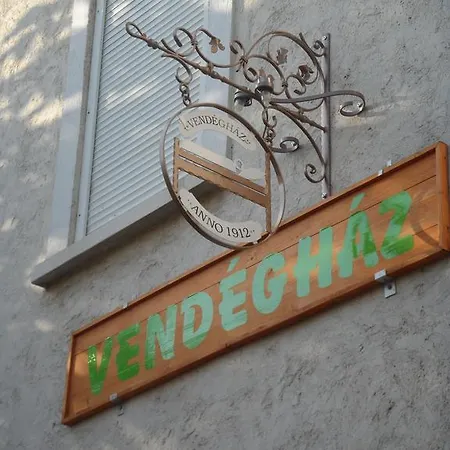 Garden Szivarvany Utcai Vendeghaz סגד